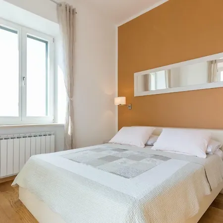 Victoria Apartment *
