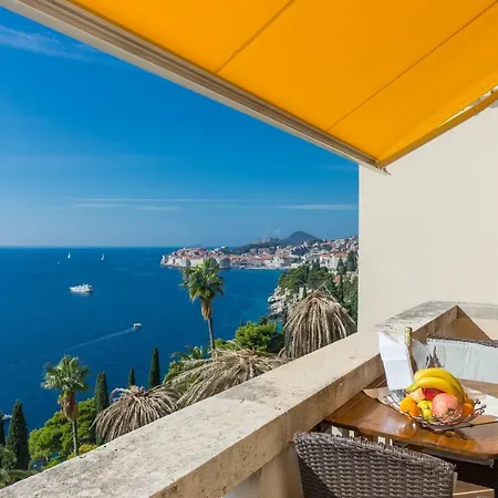 Victoria Apartment *